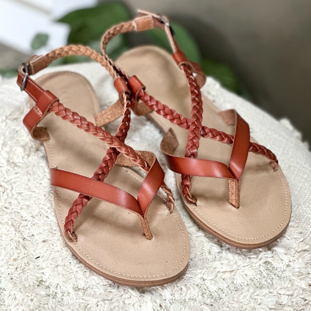 NWT MIA Vaeda Womens Strappy Thong Cognac Sandals Size 9 - Picture 2 of 8